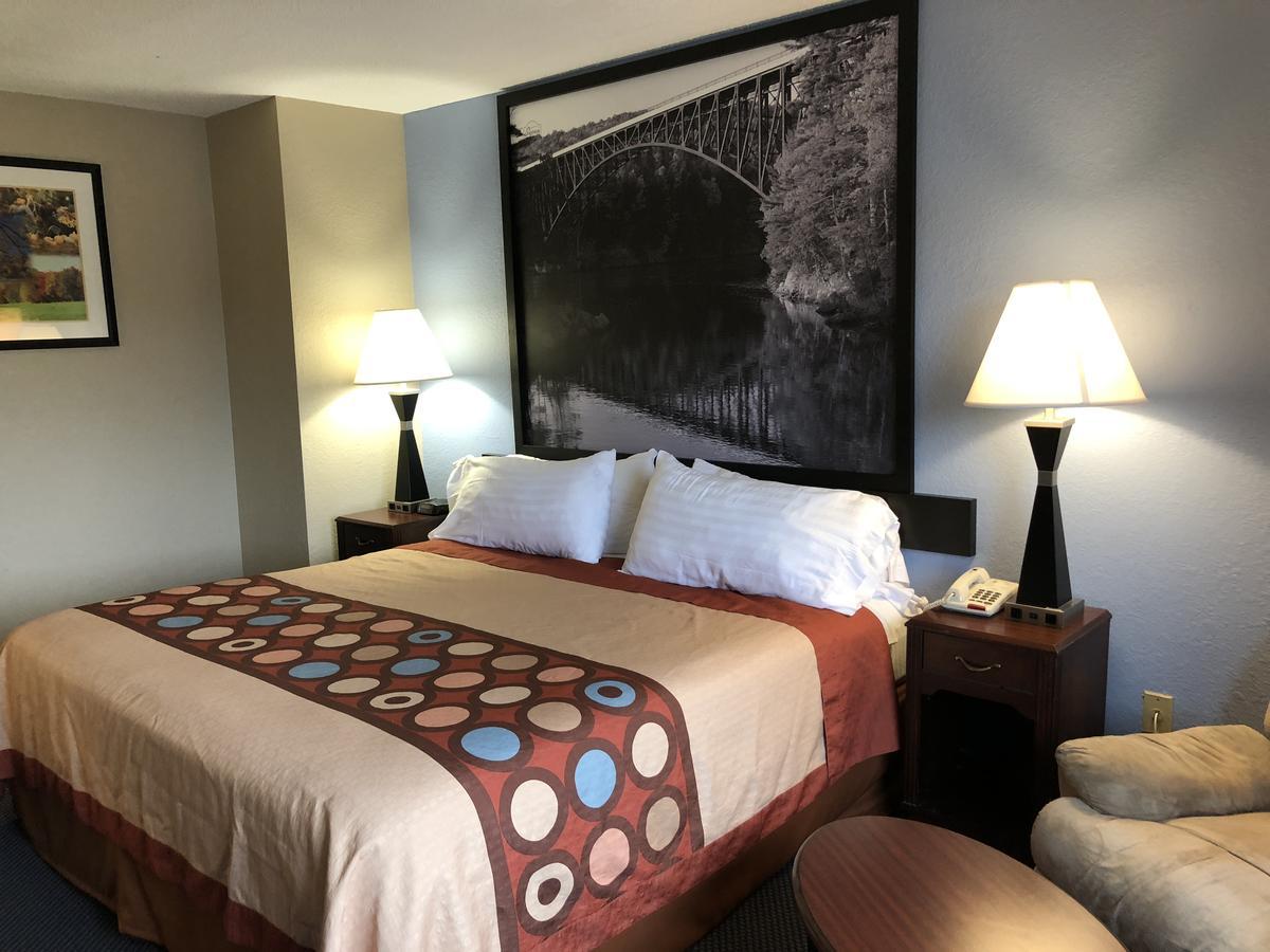 Super 8 By Wyndham Gardner Hotel Exterior foto